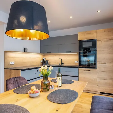 Drei Berge Panorama Suites - By Mynests *