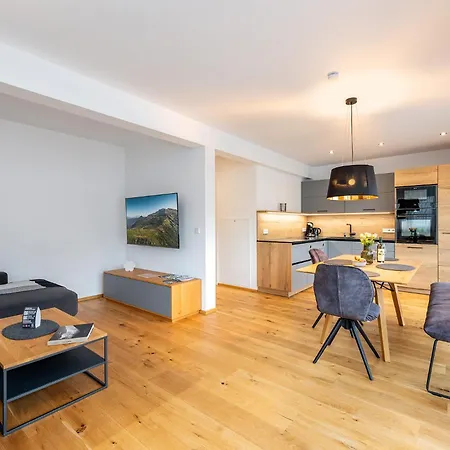 Drei Berge Panorama Suites - By Mynests *
