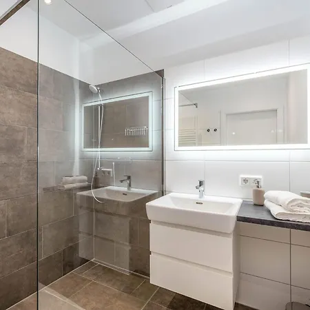 Drei Berge Panorama Suites - By Mynests Apartment Grobming